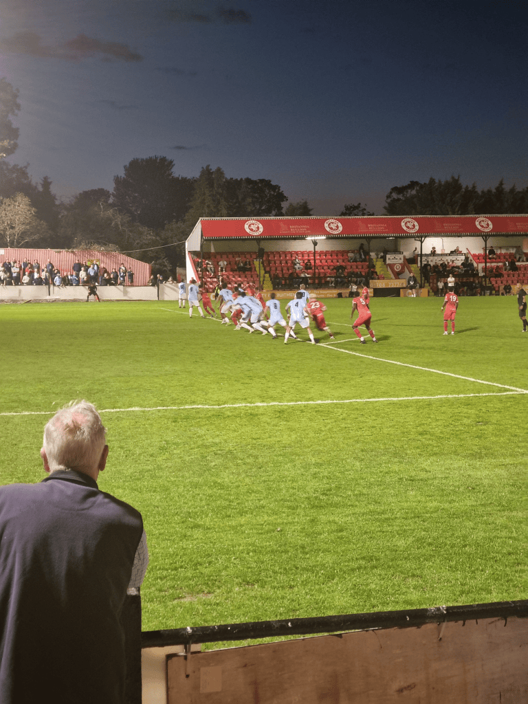 Wings look to punish from a set piece